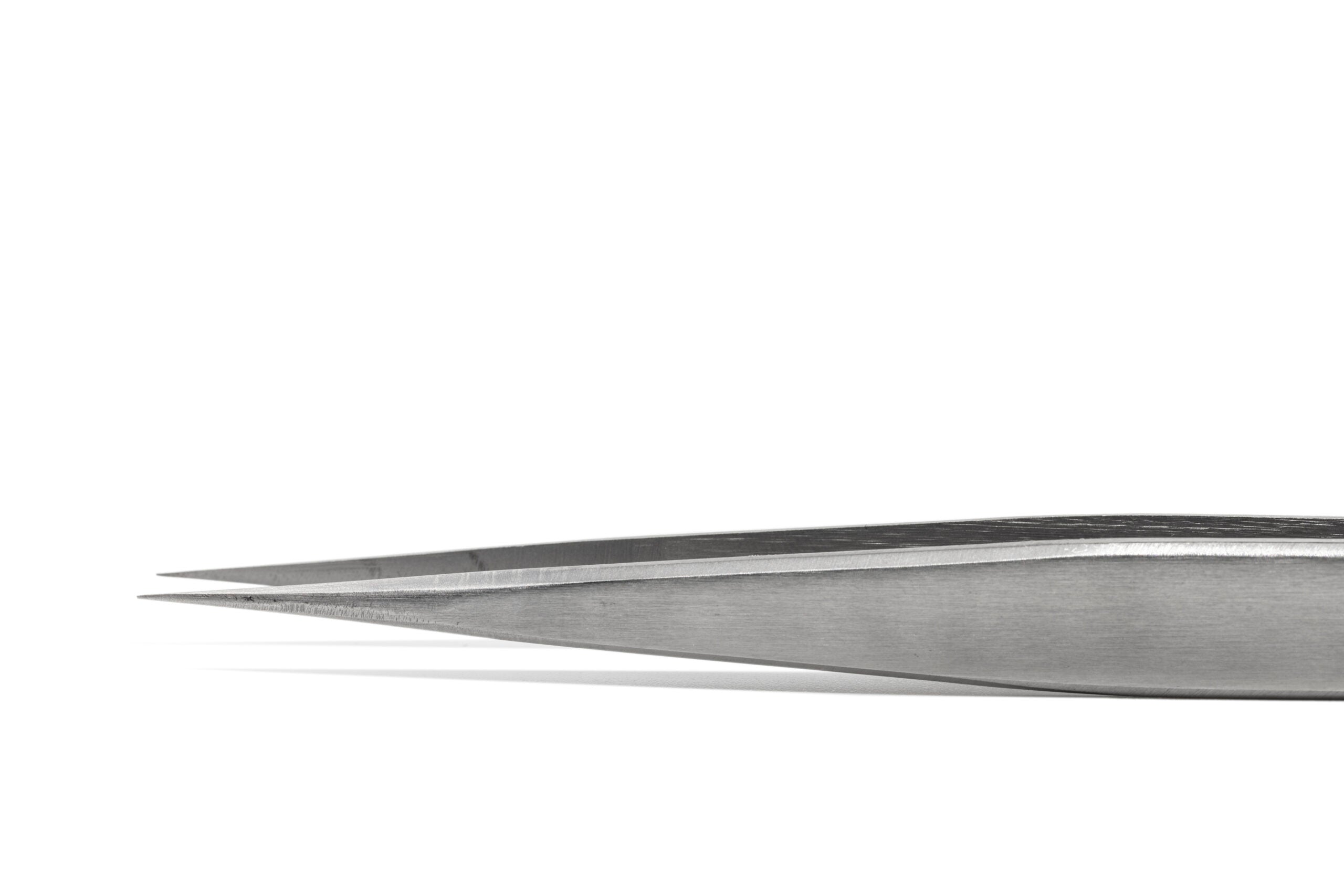 Sharp Edge Tweezer image 2