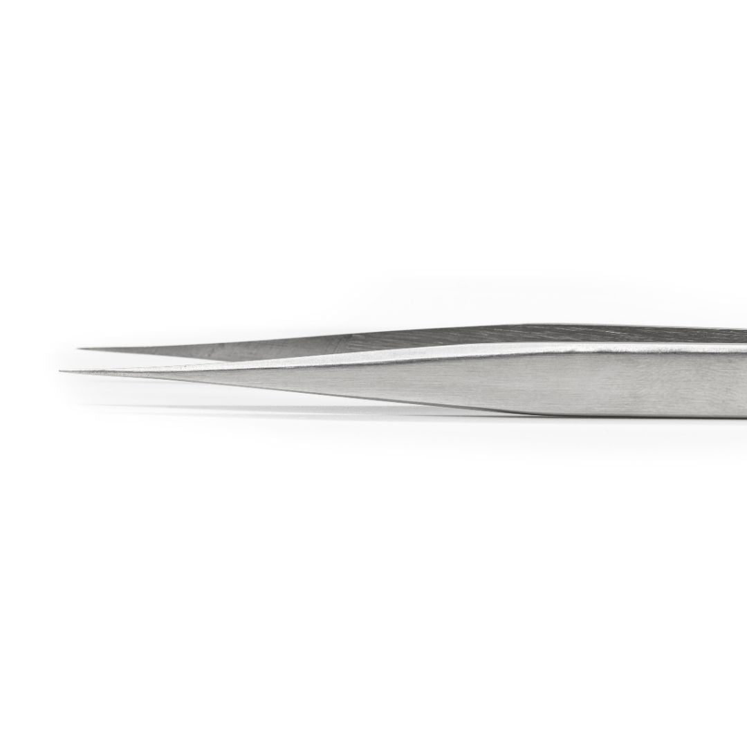 Attention To Detail Tweezer